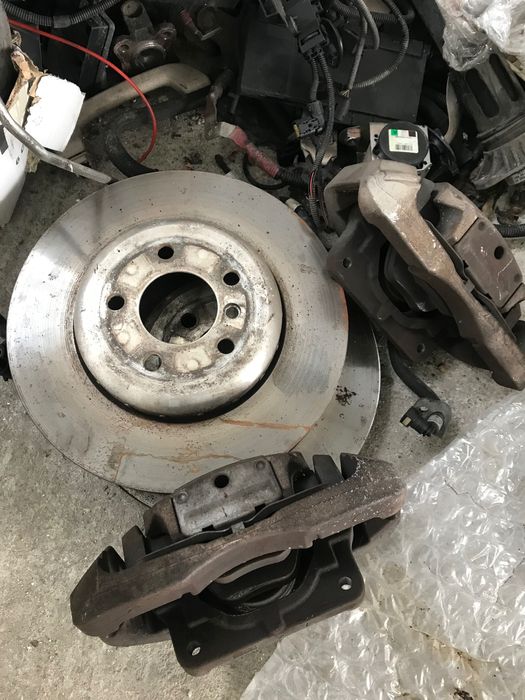 дискове с спирачни апарати бмв 348мм Ф10 ф11 Е60