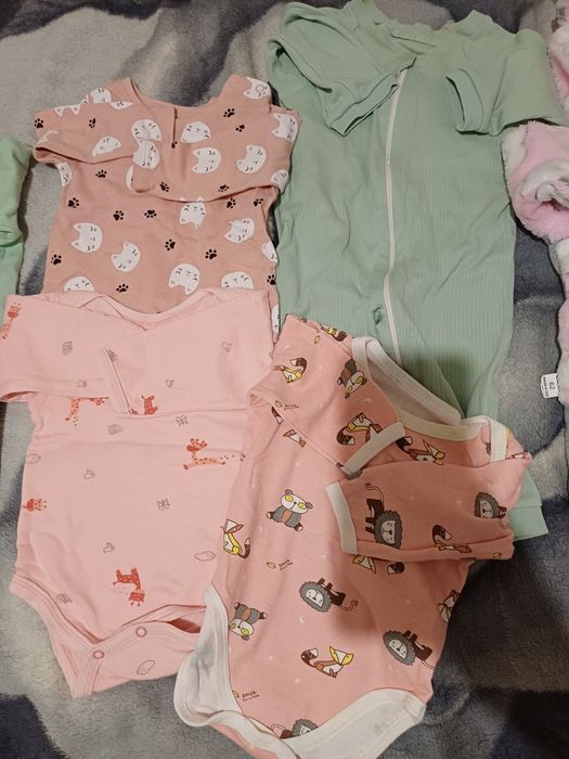 Продам конверт зимний и вещи для новорождённого