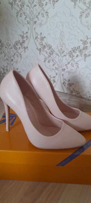 Туфли сатылады                                  .