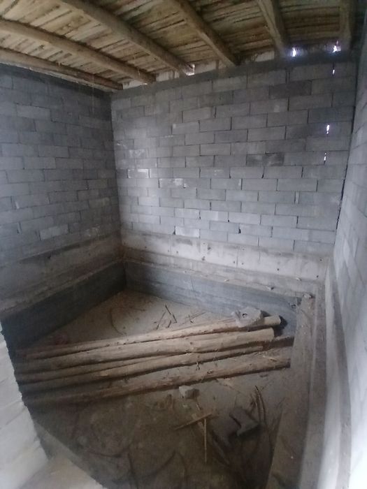 Уй сотилади Янгиер шахар б секторда