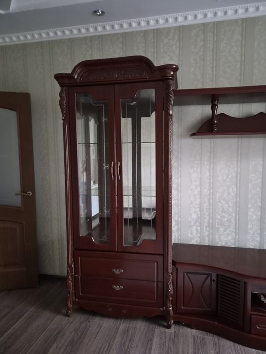 Продам стенку в гостиную 3 метра