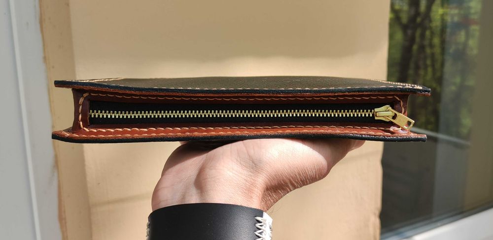 Сумка-клатч из натуральной кожи