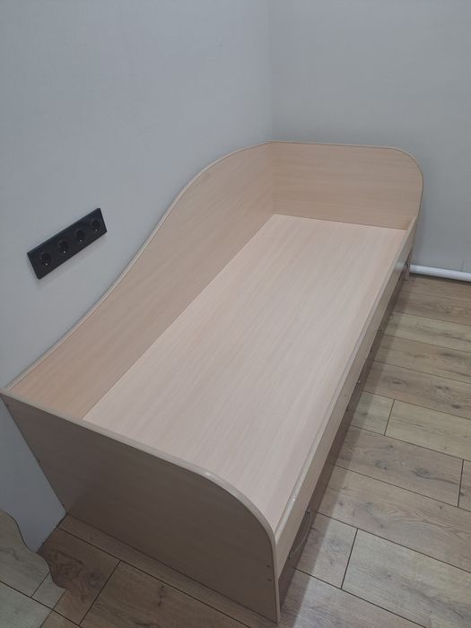 Продам кровать подростковую