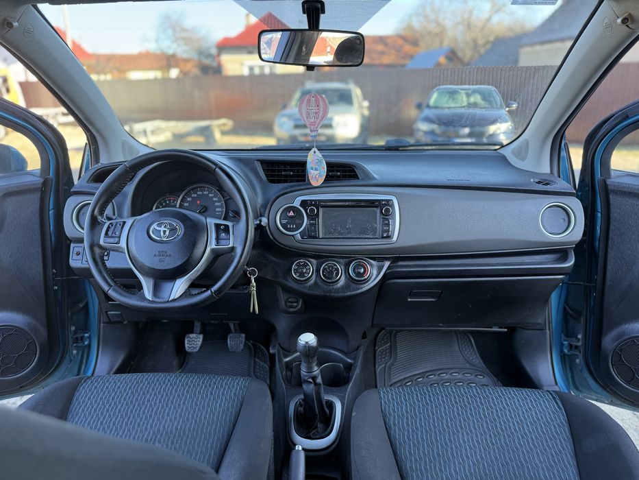 Toyota Yaris 11/2012 1.0 70 CP SE POATE IN RATE