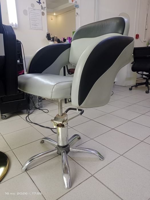 Продам парикмахерское кресло, 20тыс