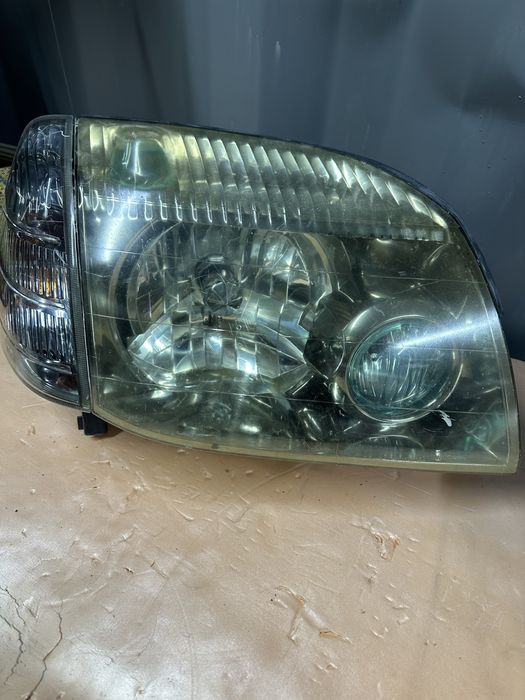 Фара на Ниссан Х