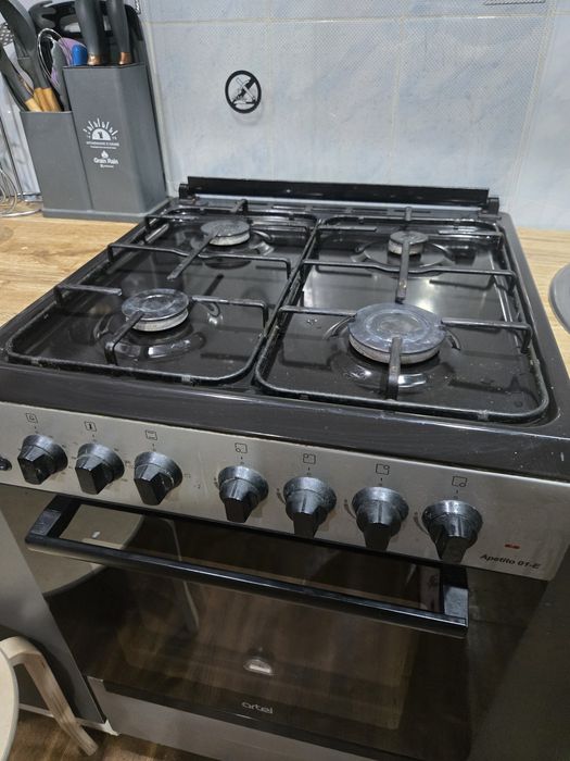 Продам газовую плиту