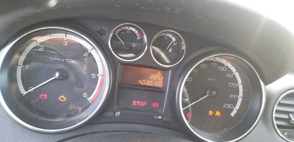Dezmembrez Peugeot 308 1.6 Hdi 9hr 112 cai 6 trepte 30000 km din 2012