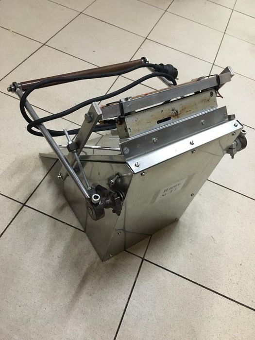 термоспояваща лепачка за найлонови и алуминиев пликове