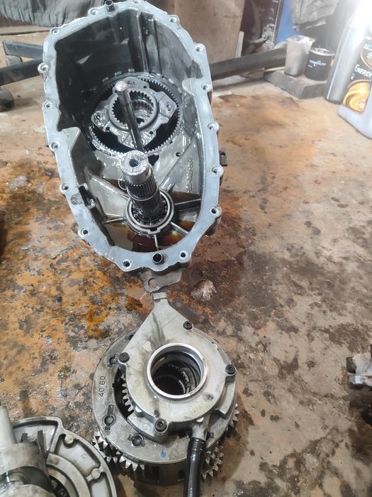 Продам в раздатку на запчасти Хаммер Н3