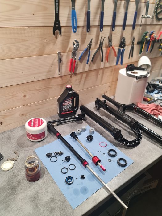 Service suspensii Rockshox Fox Marzocchi X-fusion Sr Suntour