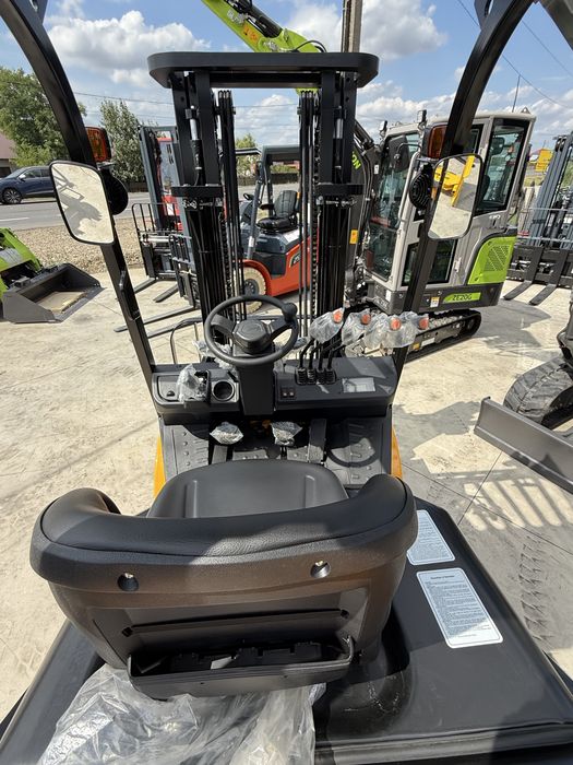 Motostivuitor UN 2.5 Tone Diesel NU HELI TOYOTA