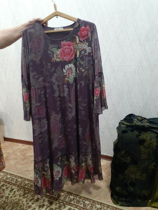 Продам платья женские