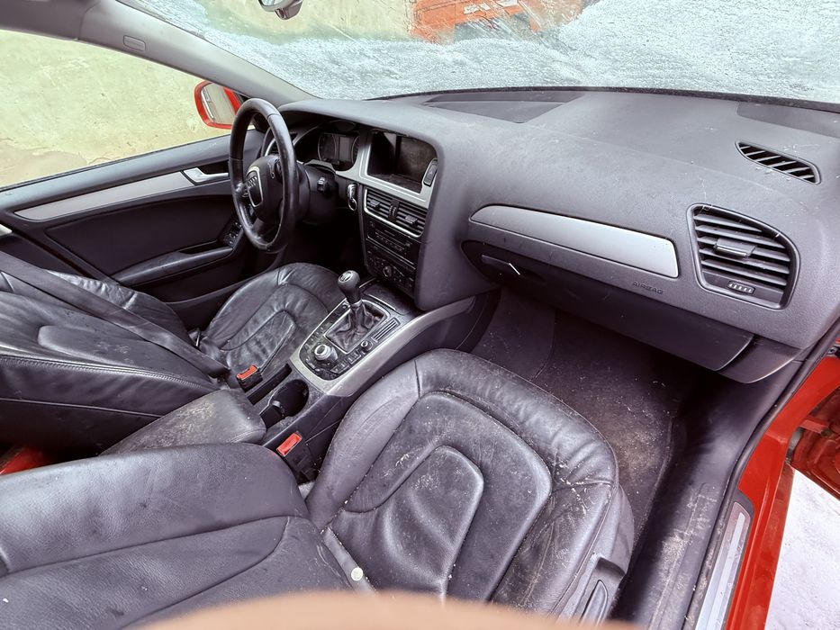 Vând Audi A4 B8 avariat
