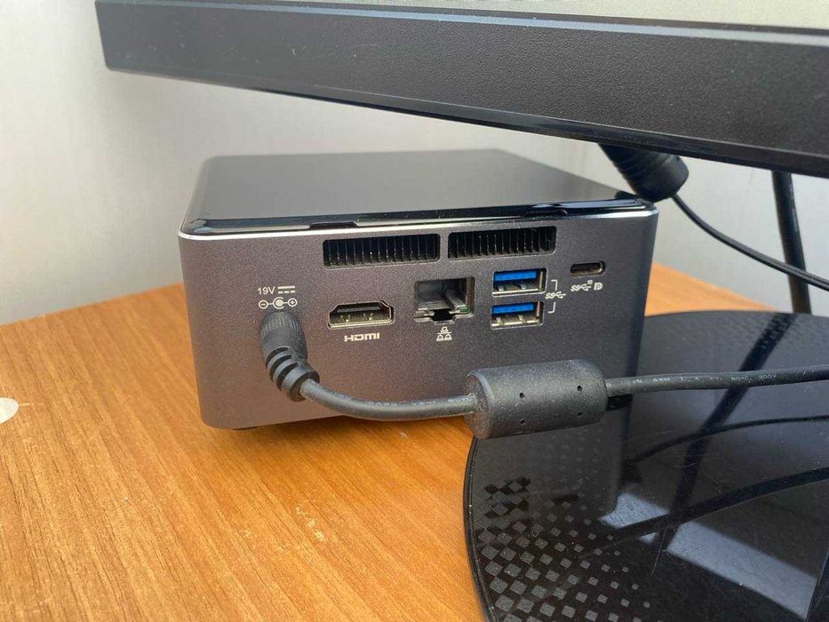 Мини компьютер ПК Intel NUC7i3BNB