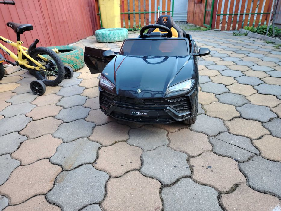 Lamborghini urus. Copii