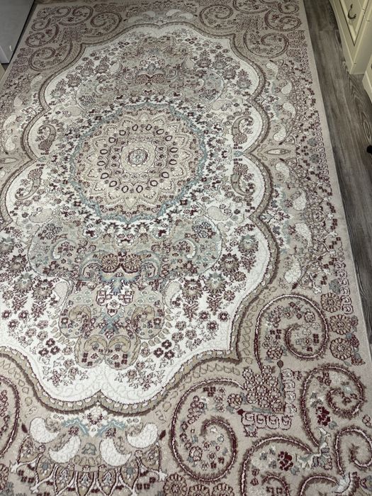 Продам б/у ковер.