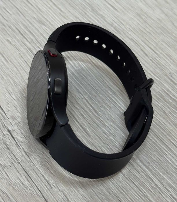 Продавам Samsung Galaxy Watch4 44mm