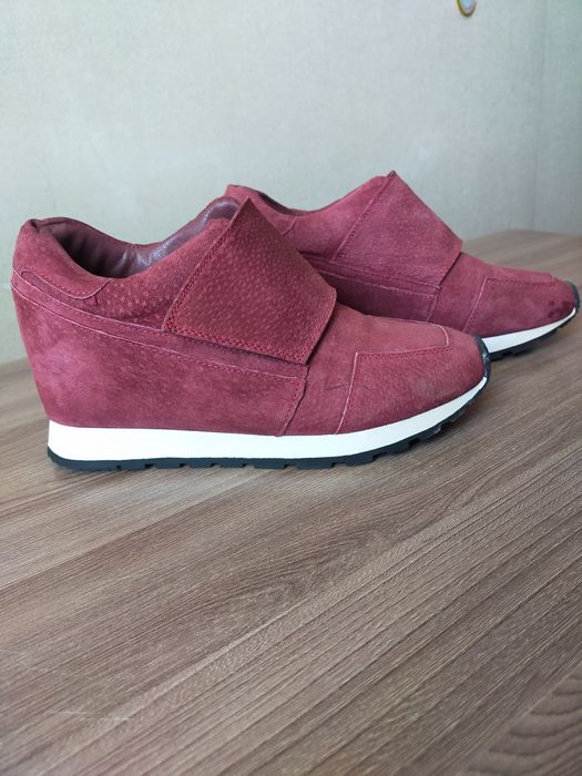 Ботинки натуральные 9000 тенге