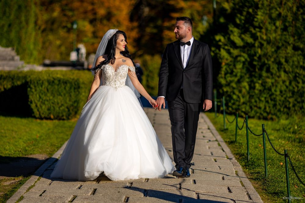 Rochie de mireasa printesa La Novia