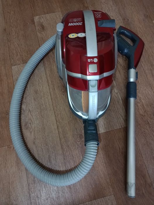 Пылесос LG 2000W