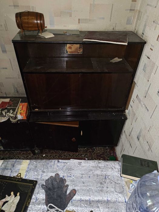 Сервант с нижней тумбой и др