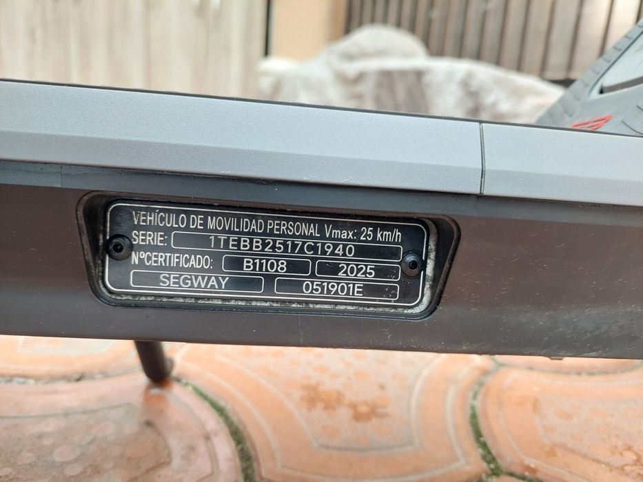 Trotineta electrica Segway Ninebot E3