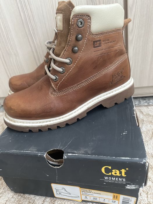 Боти от естесвена кожа CAT
