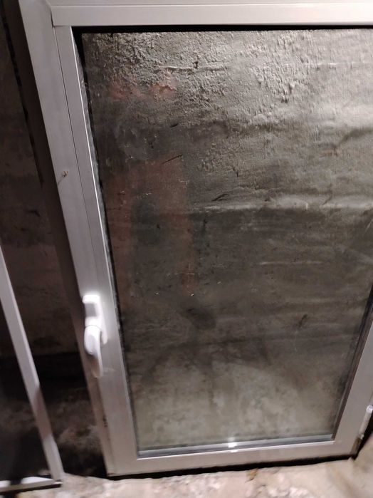 Алуминиев прозорец с каса и комарник 75см на 120см