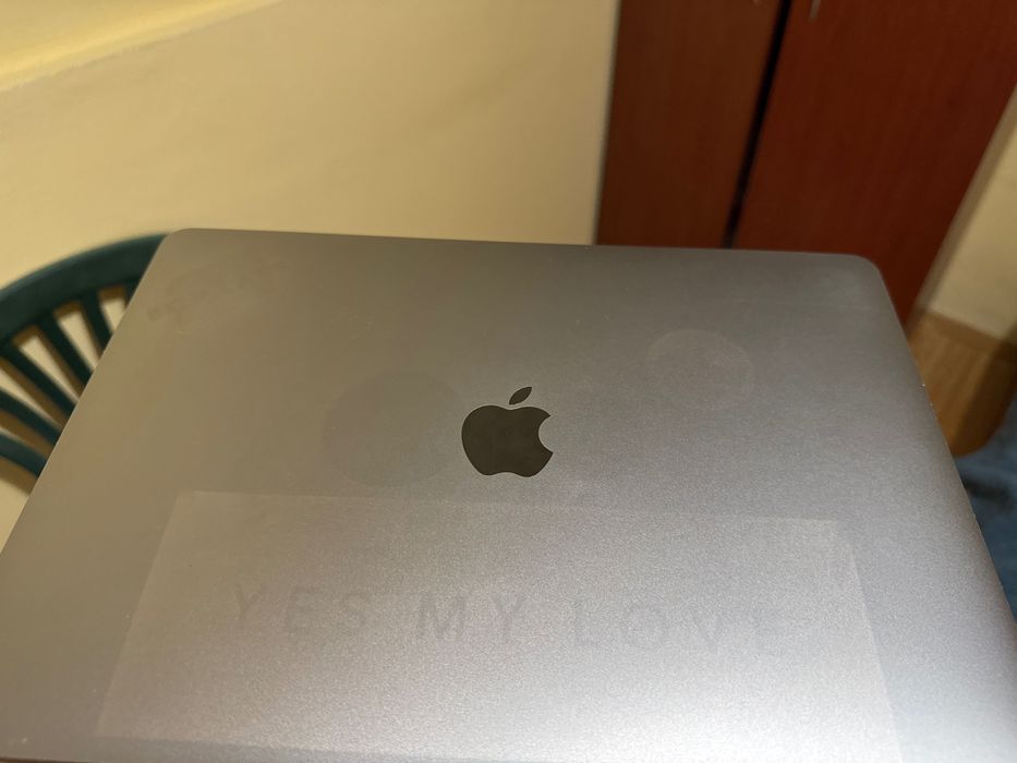 Продавам MacBook Pro 2017 – Отлично състояние  Продавам Apple MacBook Pro 2017, който е в много добро техническо и визуално състояние.