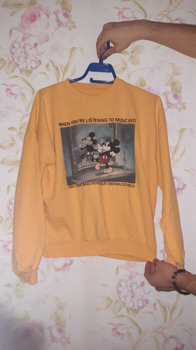 Жълт пуловер размер XS