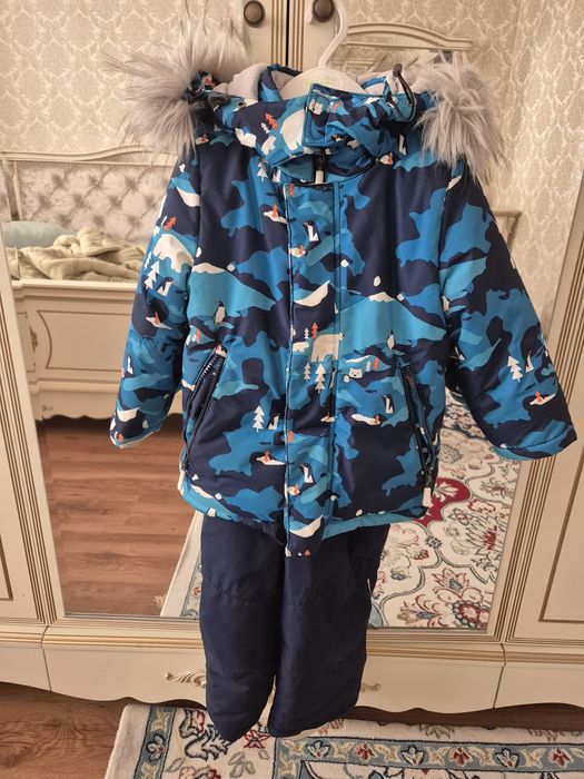 Продаётся детский комбинезон с курткой