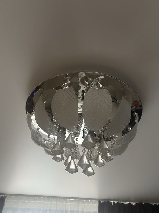 Продам люстры в хорошем качестве