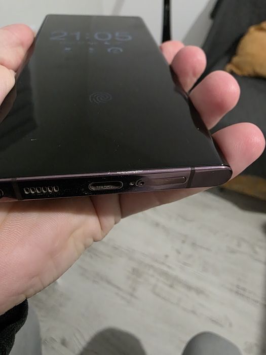 Samsung Galaxy s22 Ultra с нова оригинална батерия