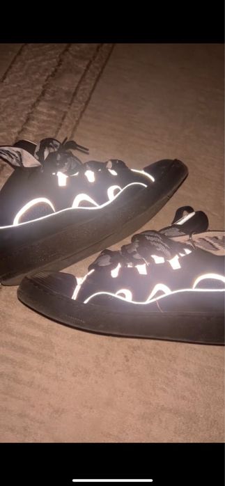 Продам кроссовки Ланвины