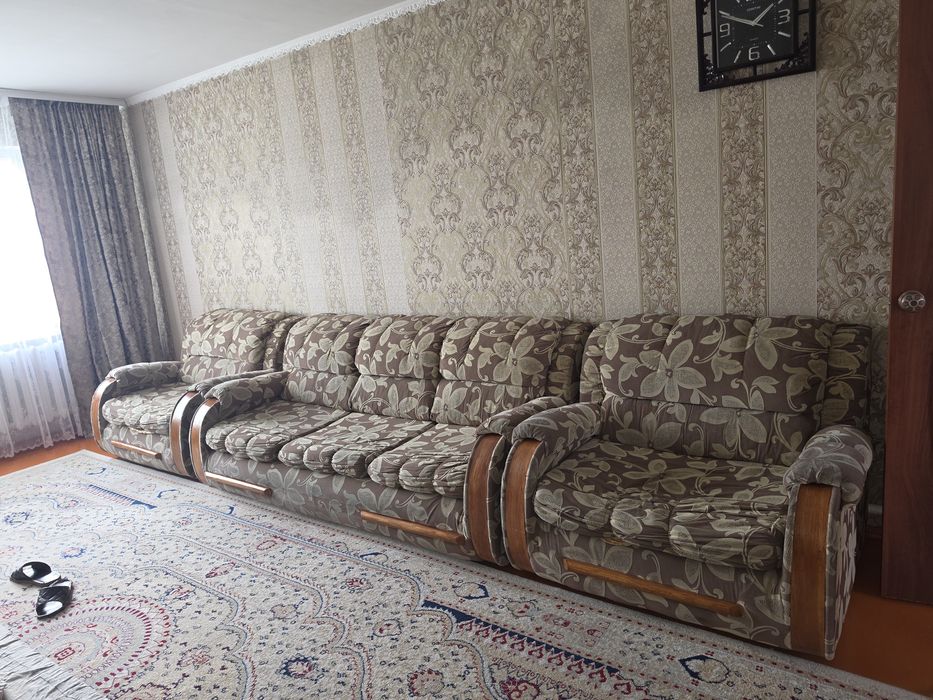 Срочно продам диван и два кресла
