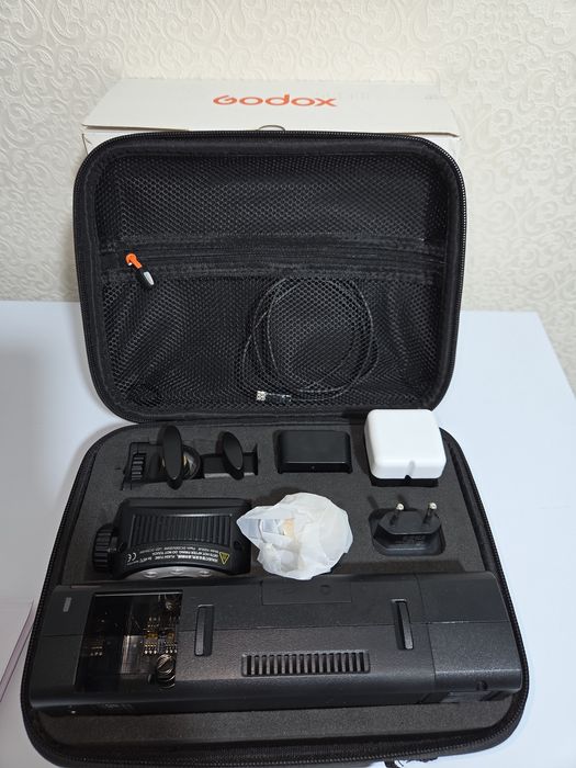 Импульсный свет Godox AD200Pro