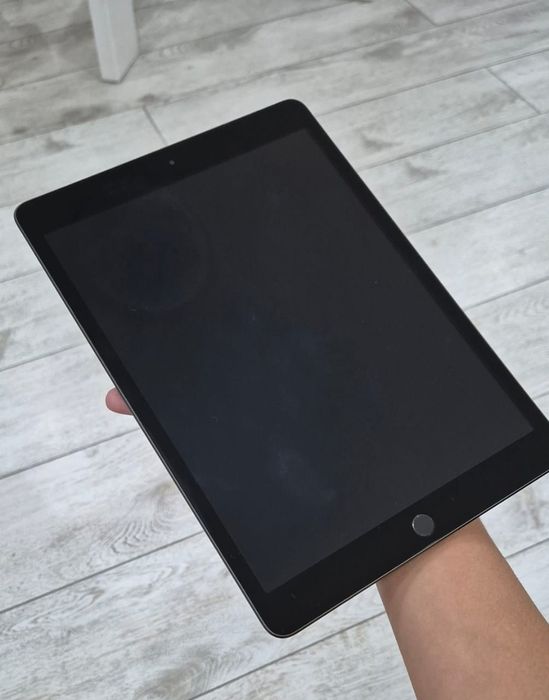 Продаю iPad 2020