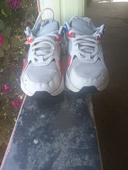 Vând adidaci original