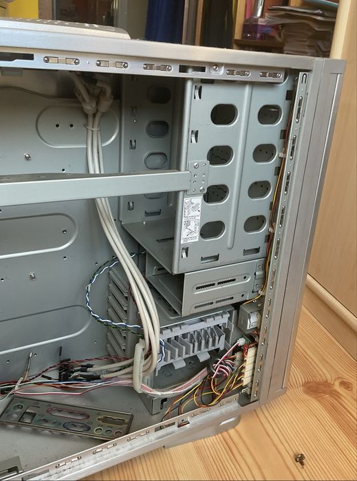 Carcasa PC Gaming Tower cu ecran lcd, nou