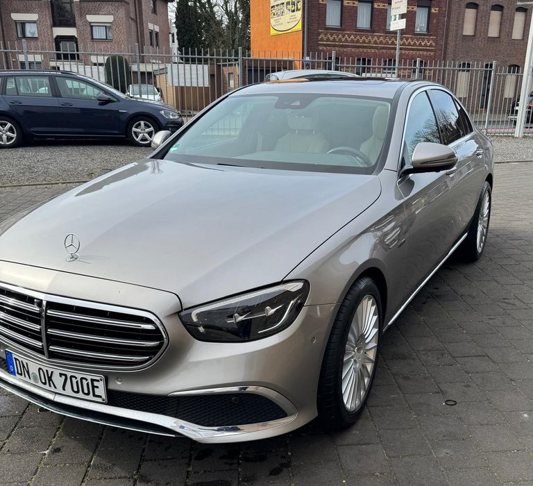 Vând Mercedes Benz E 300 GARANȚIE