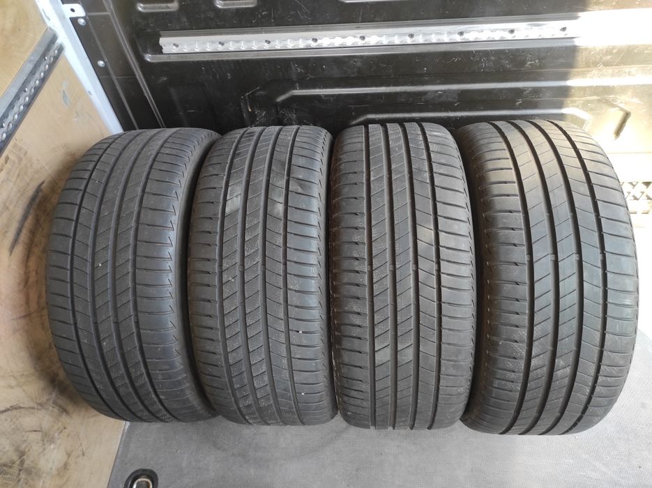 245/40/19 Bridgestone