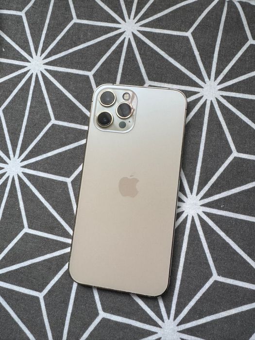 Iphone 12 pro max gold