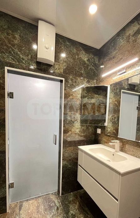 Дава се под наем Тристаен апартамент в Варна, Галата - 120 кв.м за 1500 € - Снимка #9