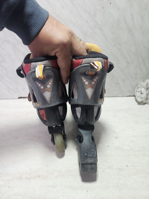 Role Rollerblade reglabile marimea 29-30-31-32-33 si 34.