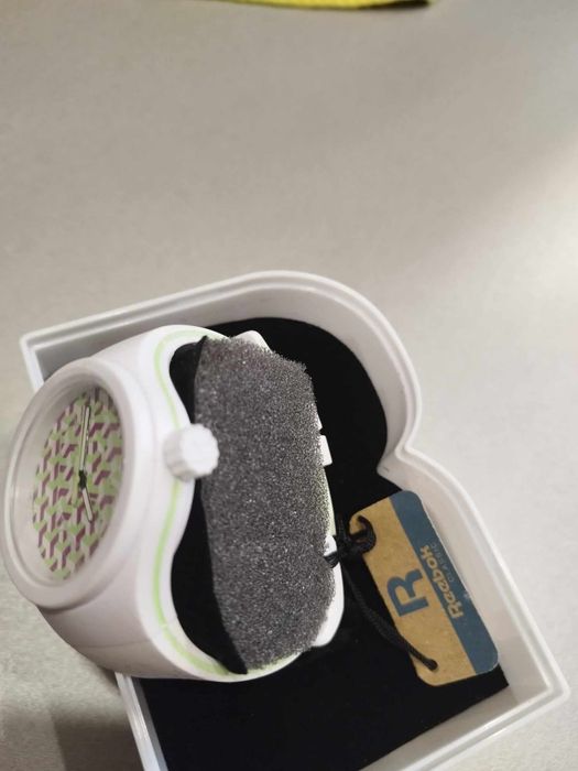 Продавам Часовник Reebok