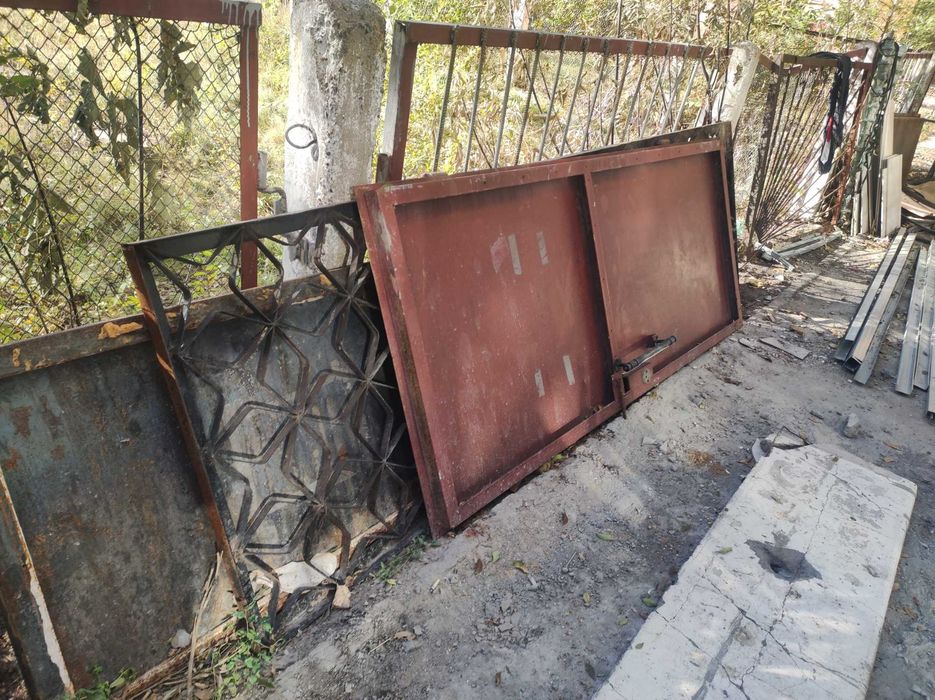 Металлические решетки, двери