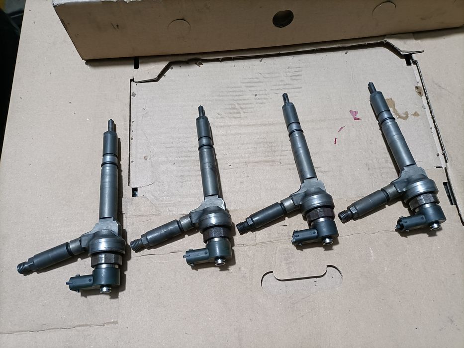 Injectoare : Opel Astra h g Corsa c combo, 1.7CDTi originale,garanție!