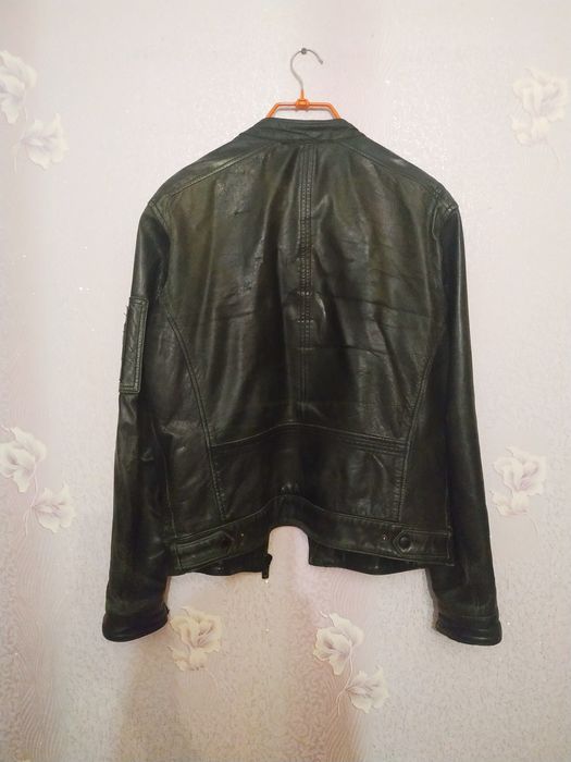 Продается мужская кожаная куртка, черный цвет.