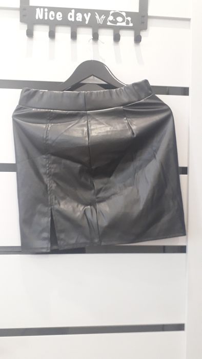 продаю вещи .кофта . кожаные юбки и брюки